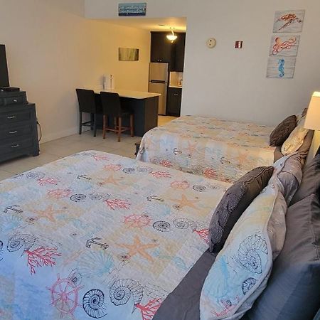 Sea Breeze, Studio 510, Beach Steps Away!+Pool+Wifi Ruskin Extérieur photo