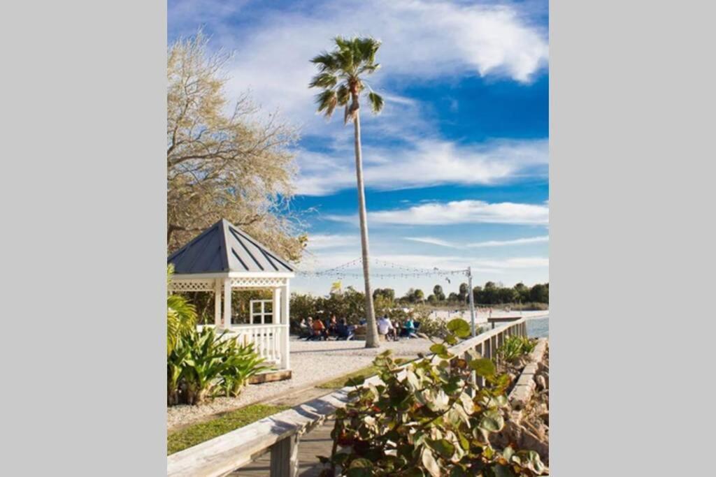 Sea Breeze, Studio 510, Beach Steps Away!+Pool+Wifi Ruskin Extérieur photo