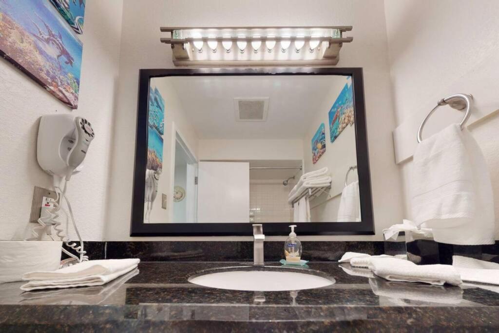 Sea Breeze, Studio 510, Beach Steps Away!+Pool+Wifi Ruskin Extérieur photo